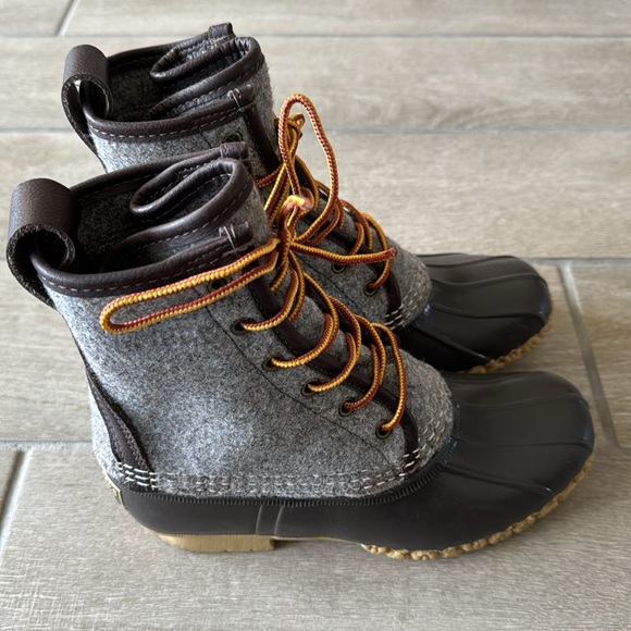 L.L. Bean Brown Grey Wool Felt Bean Boots Size: 6 - Picture 4 of 13
